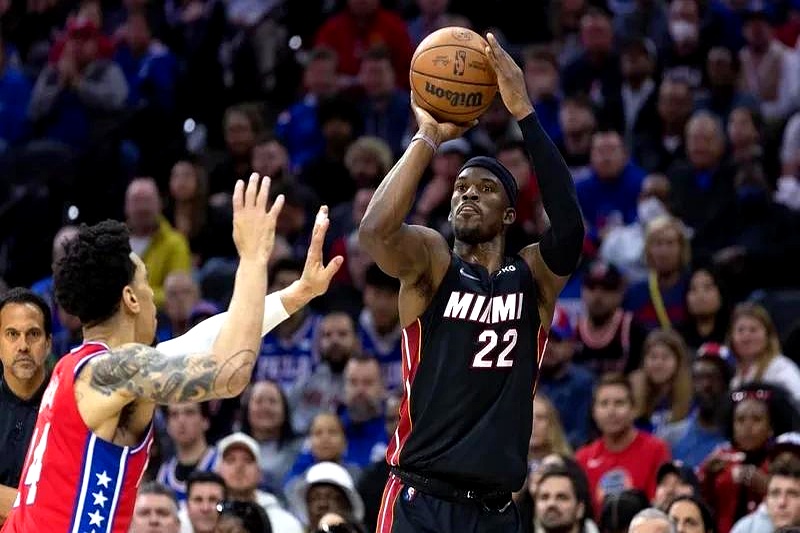 巴特勒关键节点高光表现，勇士带队取胜！的简单介绍