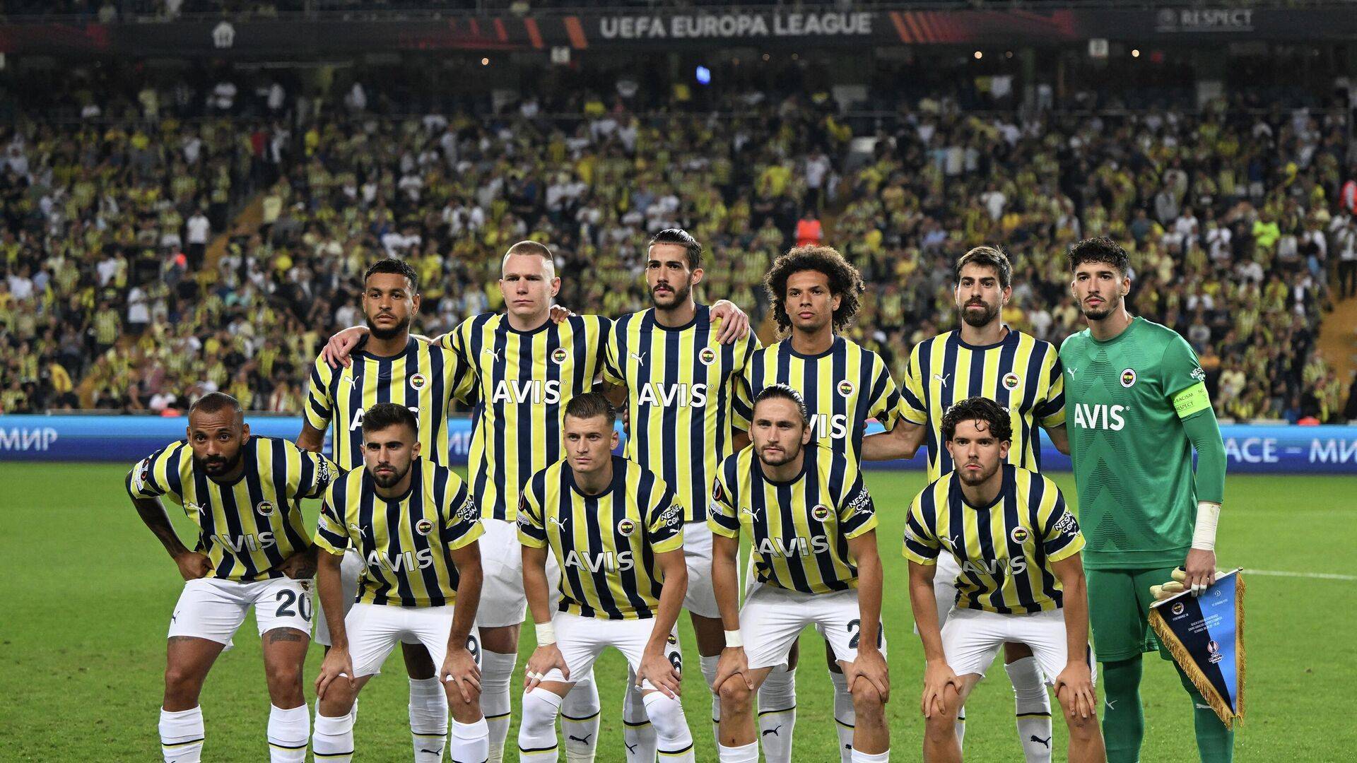 包含转折点费耶诺德更衣室发声，欧冠关键时刻攻防权衡，压力陡增，医务组通报恢复的词条