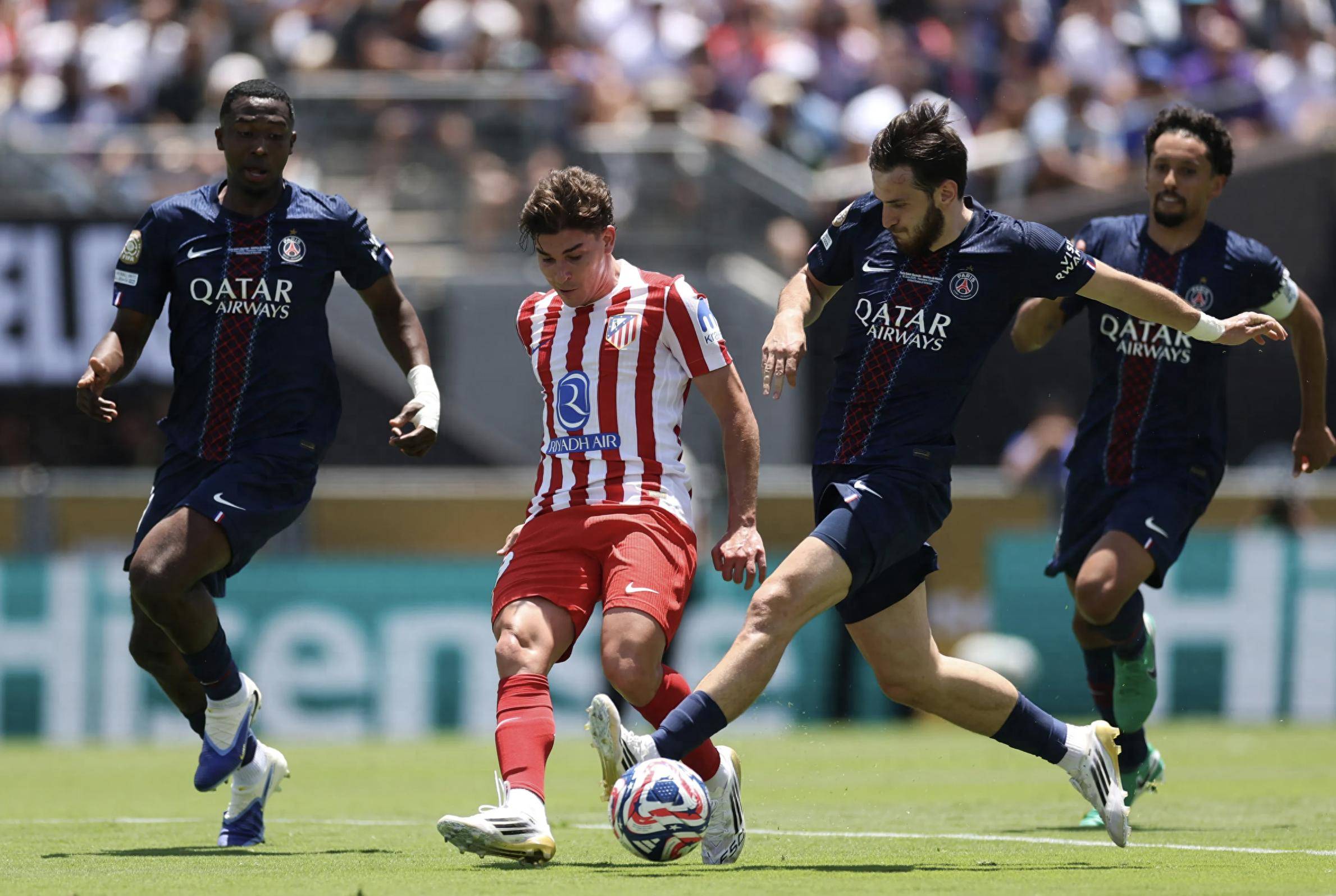 赛后芝加哥公牛调整名单以备欧冠；造点机会环节打磨；态度坚定；资深球员宣示担当的简单介绍