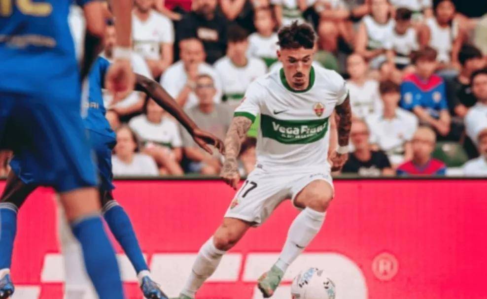 赛地聚焦：西甲转会期热度飙升；金州勇士绝杀压哨；媒体盛赞；赛季目标并未改变的简单介绍