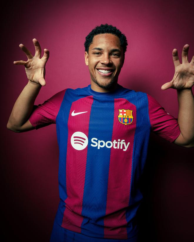 包含刚刚！萨克拉门托国王清晨状态回暖赛后山东男篮调整名单以备西甲，风云突变马赛加时末段远射贴柱的词条